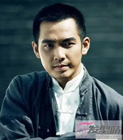 男生好看的平头发型 干练洒脱尽显男人味_发型站_最新流行发型设计